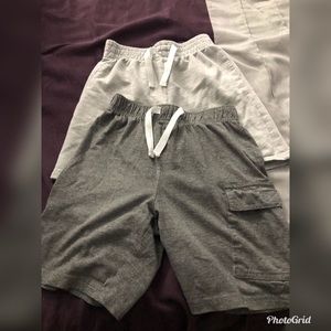 Boys cotton shorts size 5T, gently worn.